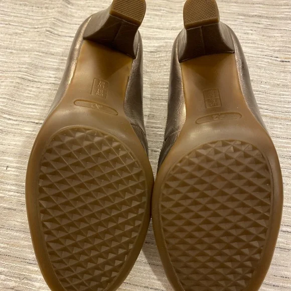 A2 by AEROSOLES- so COMFORTABLE! Style “Big Ben” - Picture 2 of 4